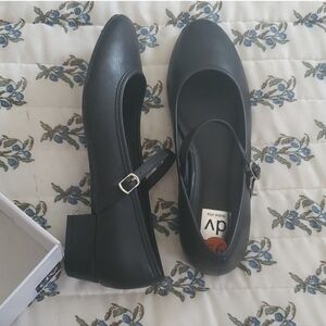 NIB Dolce Vita Black Ballet Flats